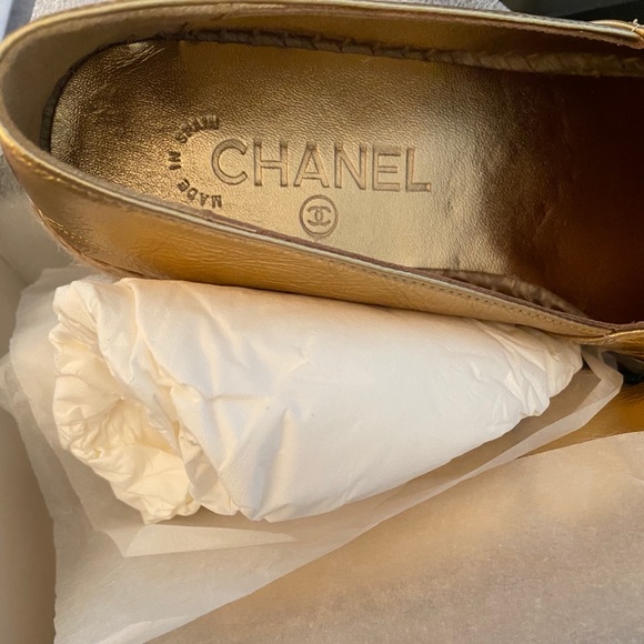 Chanel gold and black espadrilles NWB size 39 - Picture 10 of 10